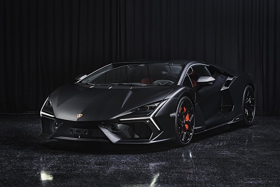Lamborghini Revuelto
