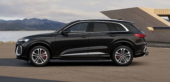 Audi Q5 2 of 5