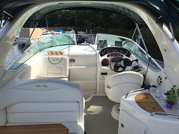 SeaRay Sundancer 315 med nya motorer - båtplats ingår* 8 of 20