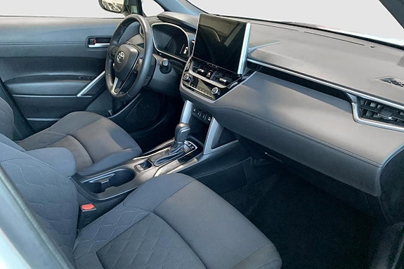 Toyota Corolla Cross 9 of 13