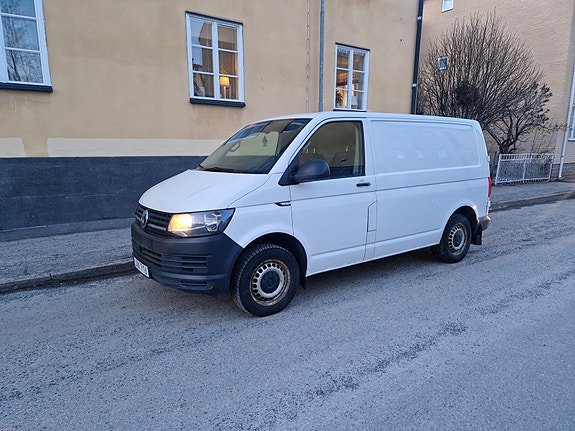 Volkswagen Transporter 2 of 5