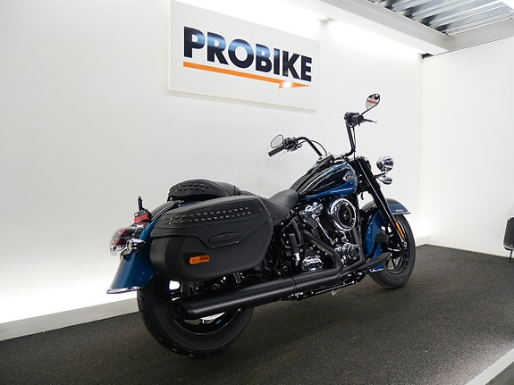 Harley-Davidson Heritage Softail FLHC 3 of 11