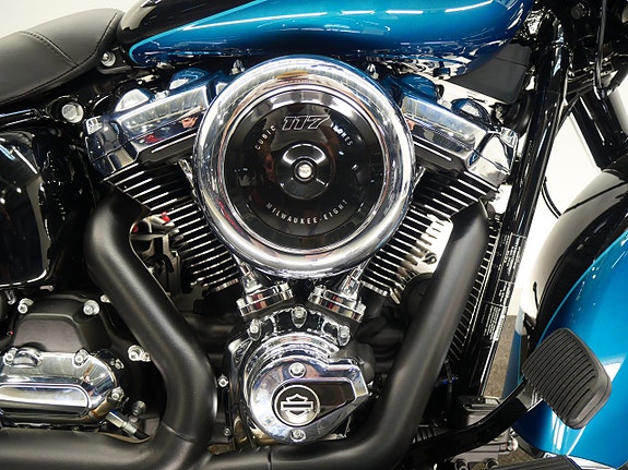 Harley-Davidson Heritage Softail FLHC 8 of 11