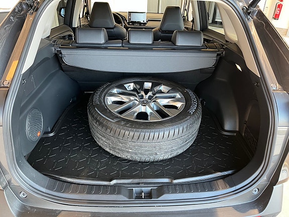 Toyota RAV4 3 of 5