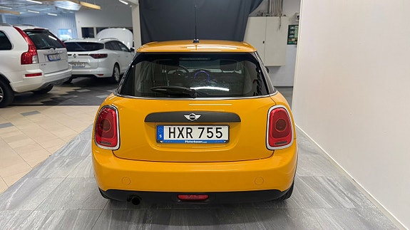 MINI One 7 of 15