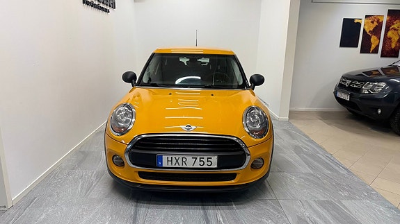 MINI One 3 of 5