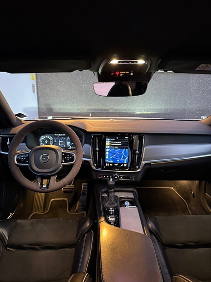 Volvo V90 3 of 5