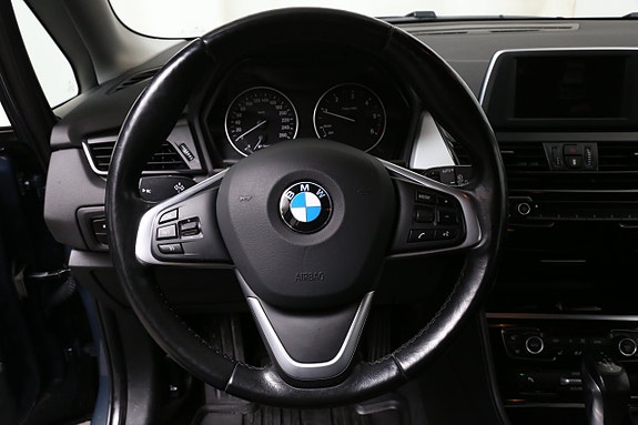 BMW 218 9 of 20