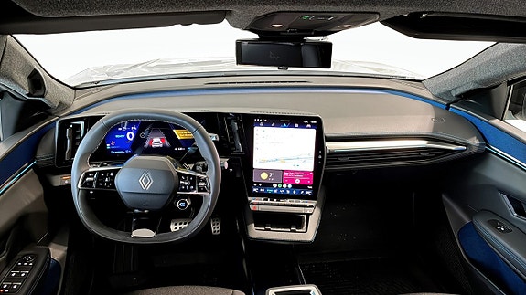 Renault Scenic E-Tech 4 of 9
