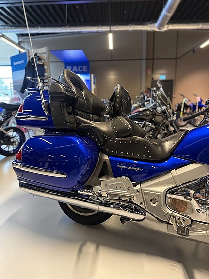 Honda Powersports GL1800 Gold Wing 1.8 30th Anniversary 2 of 5