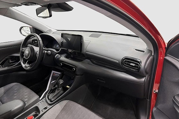 Toyota Yaris 7 of 12
