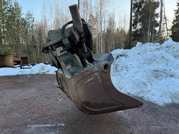 Hydrauliks släntskopa 2300L