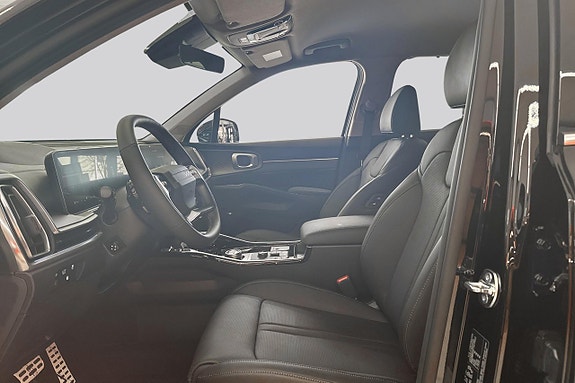 Kia Sorento 8 of 23