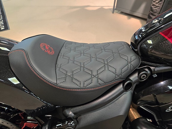 Indian SCOUT BOBBER 125 ÅRS JUB *NU I BUTIK* 7 of 7