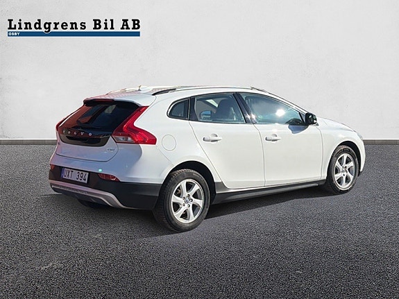 Volvo V40 Cross Country 3 of 5