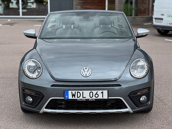 Volkswagen Beetle 3 of 5