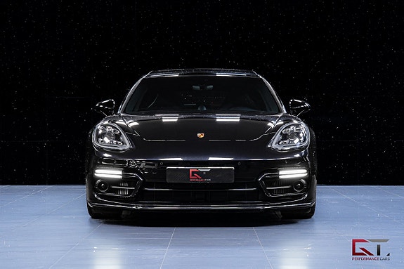 Porsche Panamera 4 4 of 5