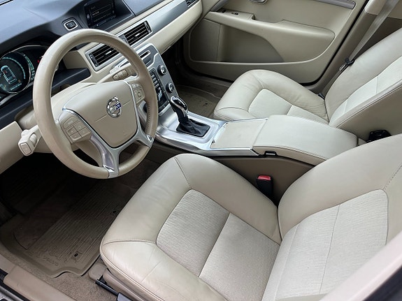 Volvo V70 8 of 20