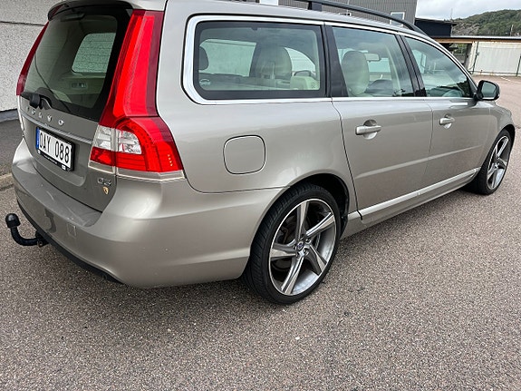 Volvo V70 6 of 20