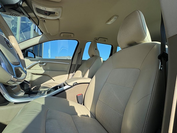 Volvo V70 10 of 20