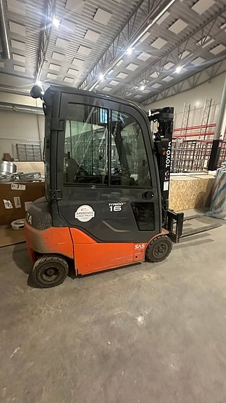 El-truck Toyota Traigo 16