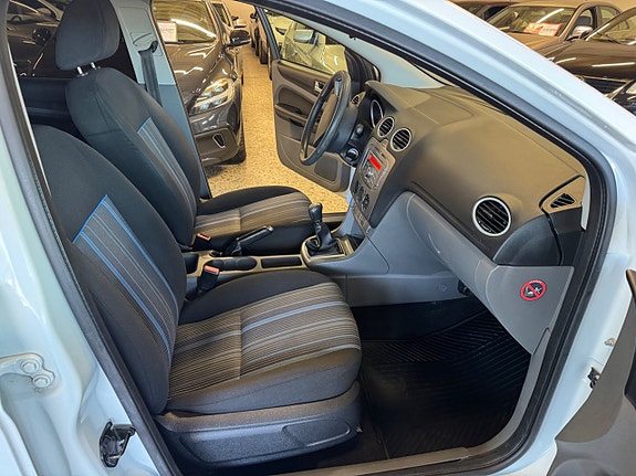 Ford Focus 7 of 14