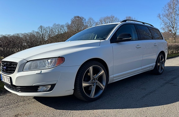 Volvo V70 3 of 12