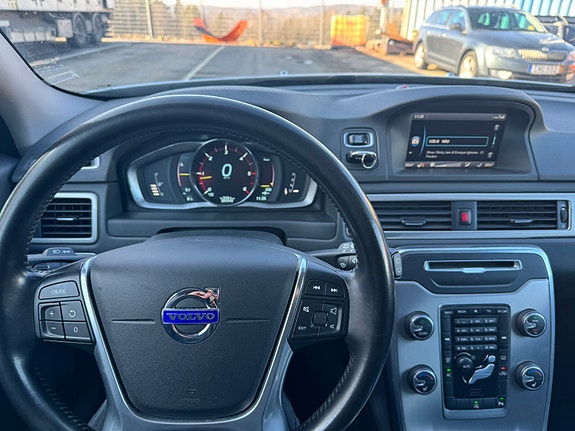Volvo V70 7 of 12