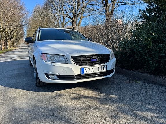 Volvo V70 4 of 12