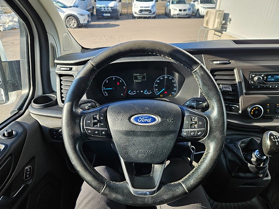 Ford Transit Custom 12 of 23