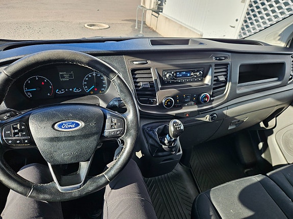 Ford Transit Custom 17 of 23