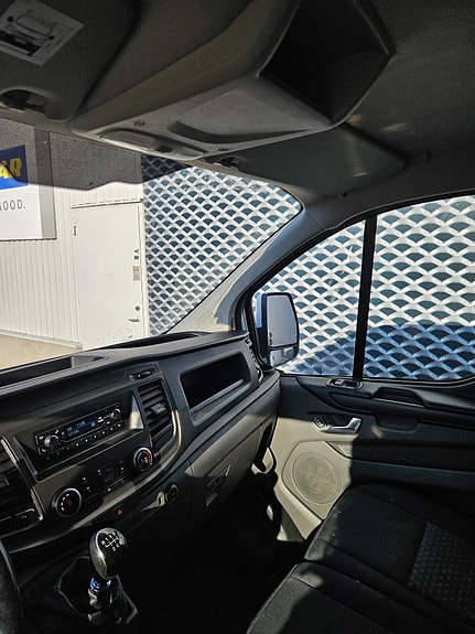 Ford Transit Custom 15 of 23