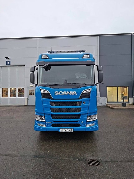 Helt ny Scania R590 lastväxlare för omgående leverans