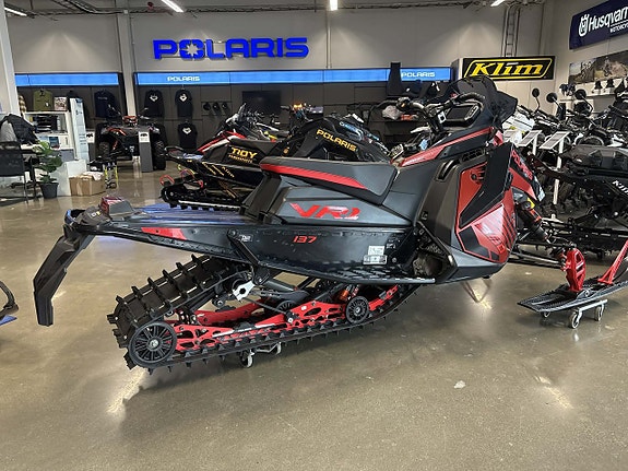 Polaris 850 INDY VR1 DYNAMIX 137 DEMO 3 of 4