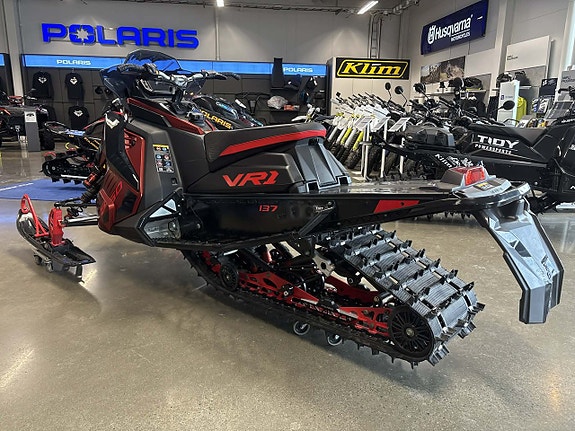 Polaris 850 INDY VR1 DYNAMIX 137 DEMO 2 of 4