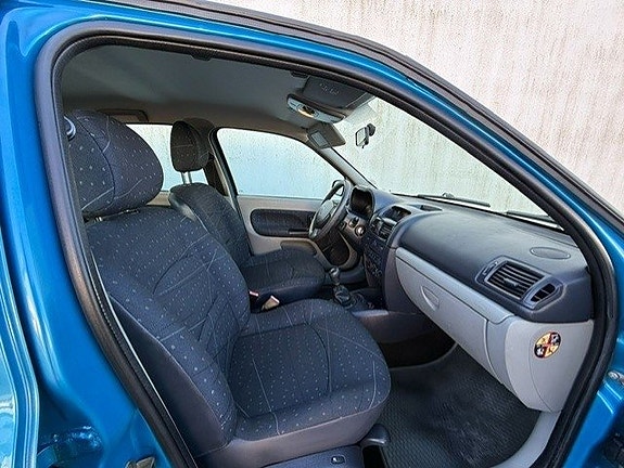 Renault Clio 9 of 13