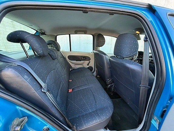 Renault Clio 13 of 13