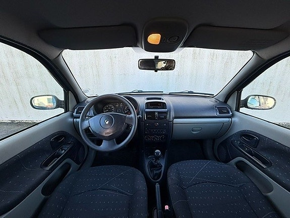 Renault Clio 10 of 13