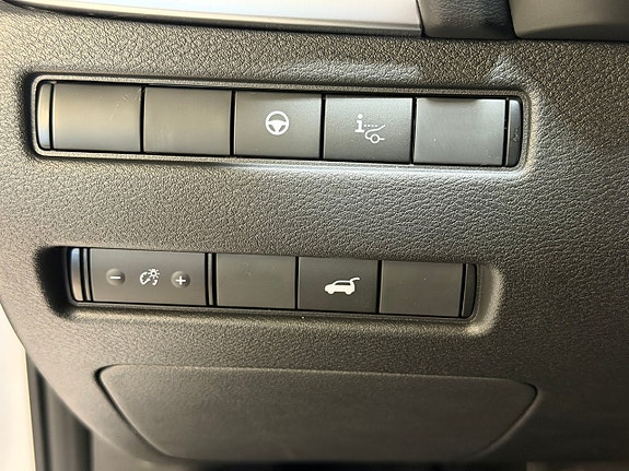Nissan X-Trail 22 of 27