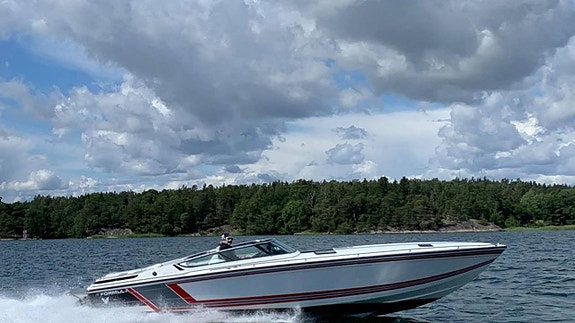 Formula 311 SR-1 - 90 / Mercury Racing 525 EFI - 05