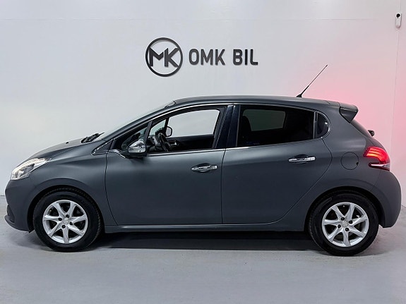 Peugeot 208 5 of 5