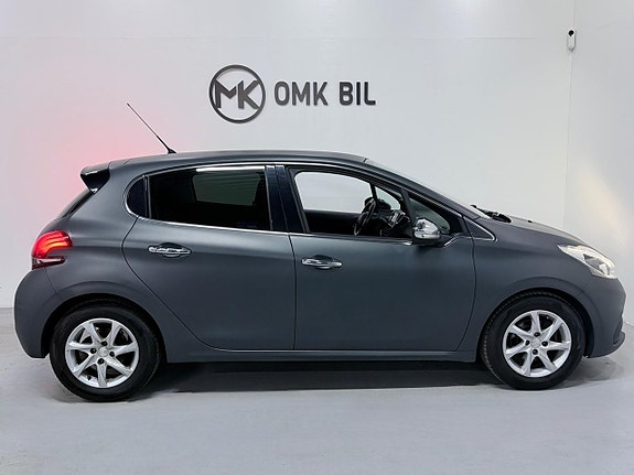 Peugeot 208 4 of 5