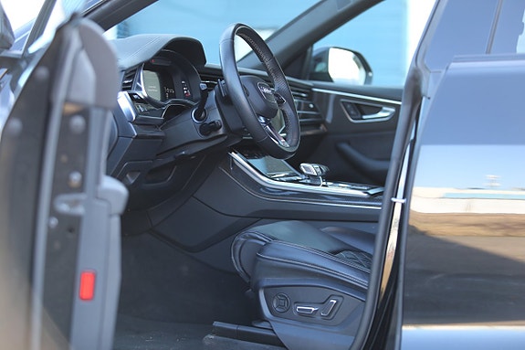 Audi Q8 3 of 5
