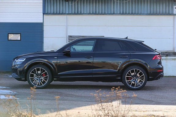 Audi Q8 2 of 5