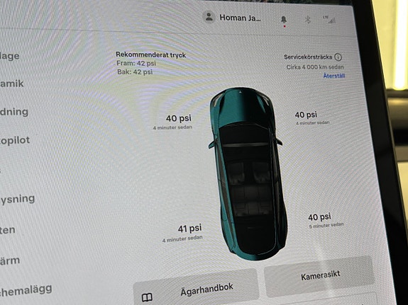Tesla Model Y 17 of 19