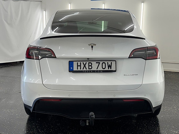 Tesla Model Y 6 of 19