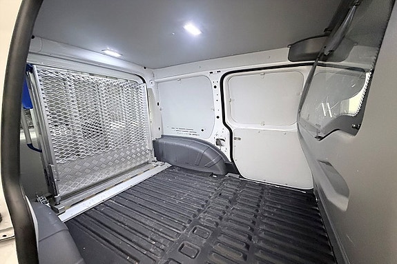 Volkswagen Caddy 13 of 27