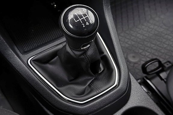 Volkswagen Caddy 25 of 27