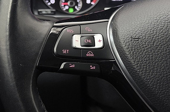 Volkswagen Caddy 18 of 27