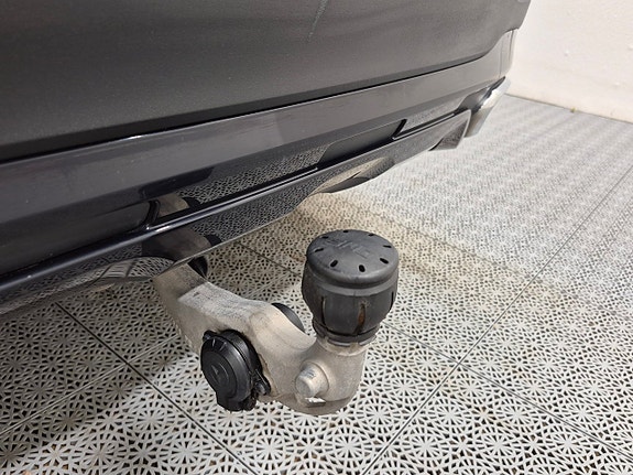 Mercedes-Benz GLC300 e 10 of 11